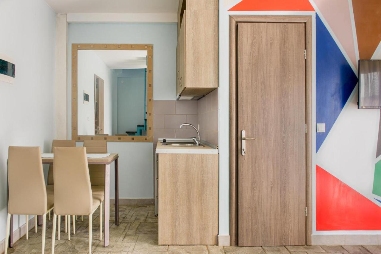 3D Iliadis Suites 이에리소스 외부 사진