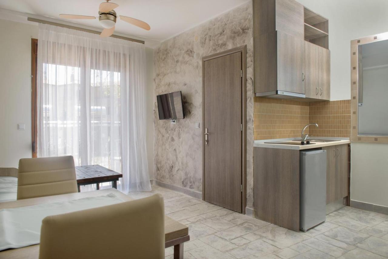 3D Iliadis Suites 이에리소스 외부 사진