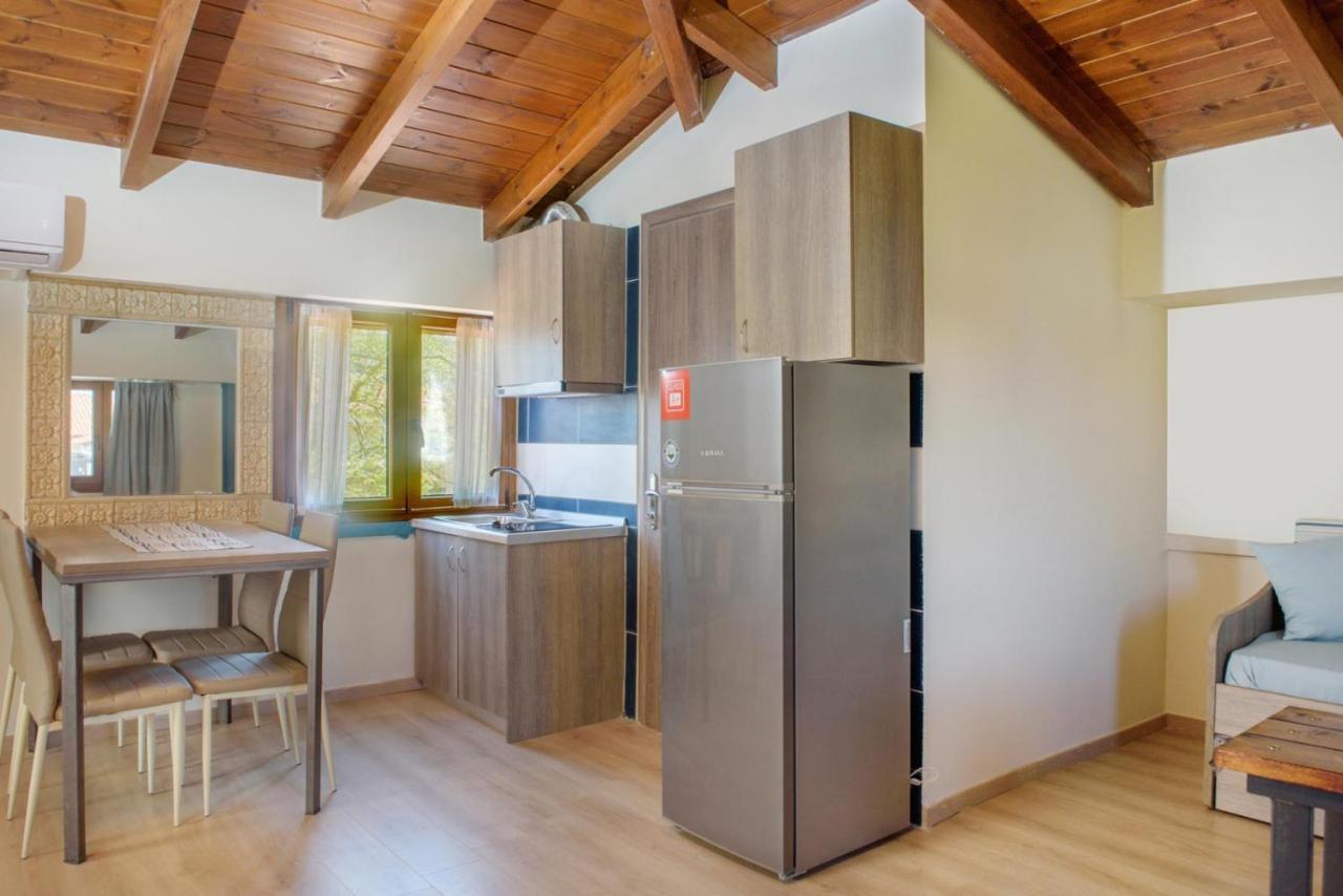 3D Iliadis Suites 이에리소스 외부 사진