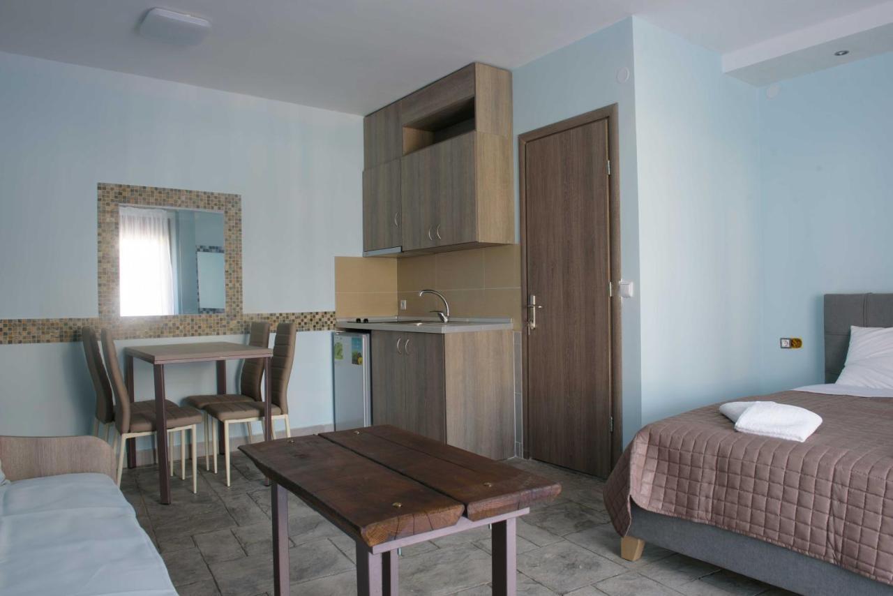 3D Iliadis Suites 이에리소스 외부 사진